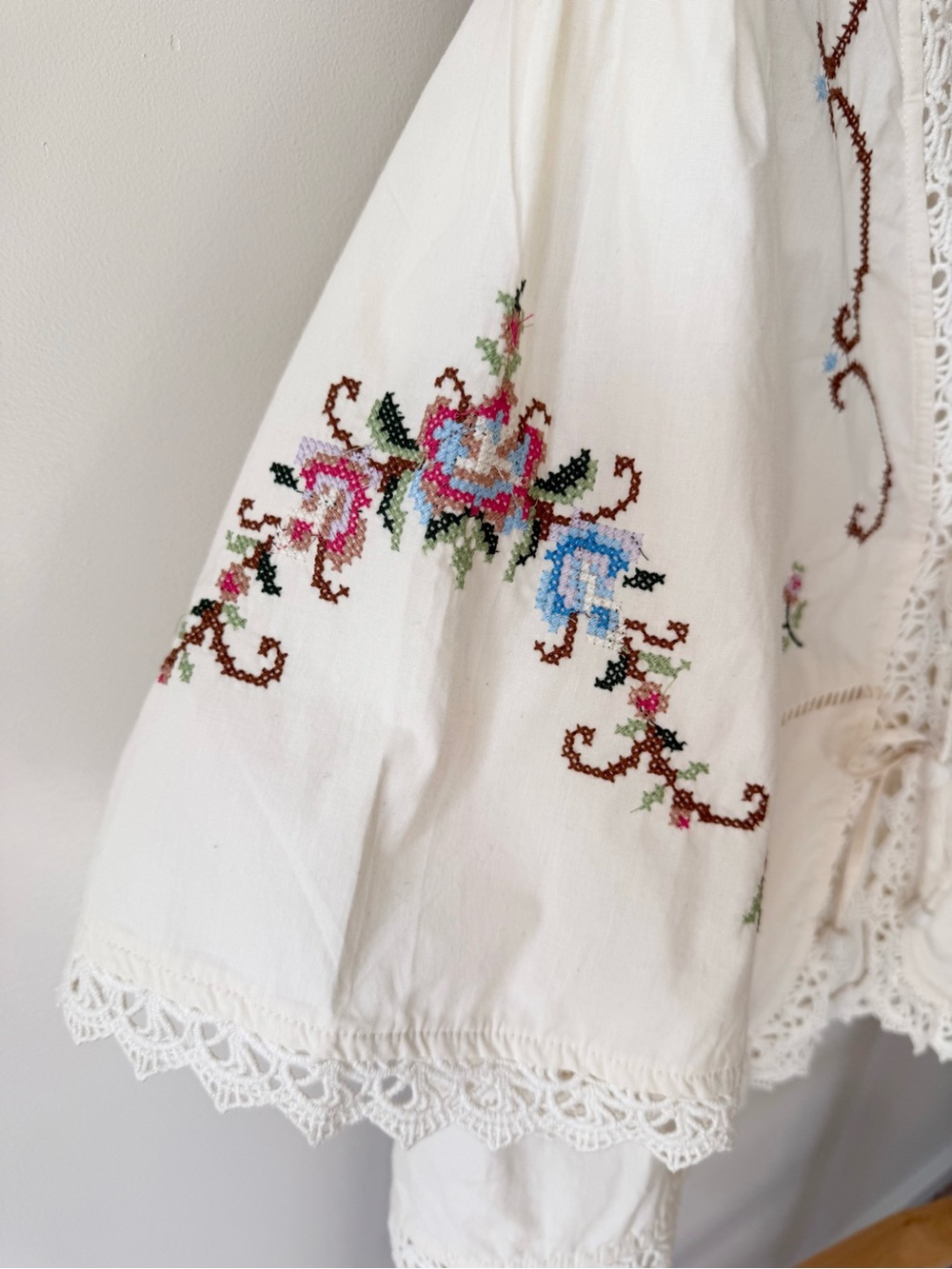 Jennifer & Grace Romantic Eyelet Embroidered Short Sleeve Tie Front Blouse XL - Picture 10 of 13